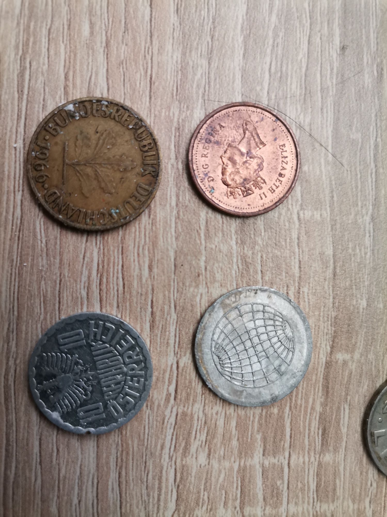 Monede  colecție 100 LEI, 20 LEI, 10 LEI, 3 LEI. Pret la înțelege