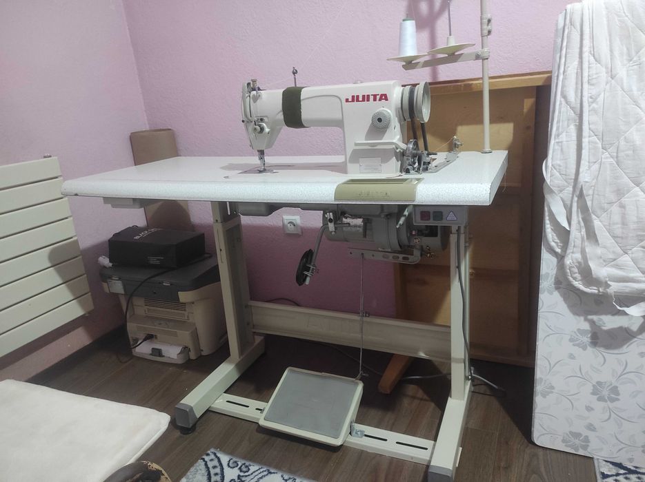 Швейная машинка Juita