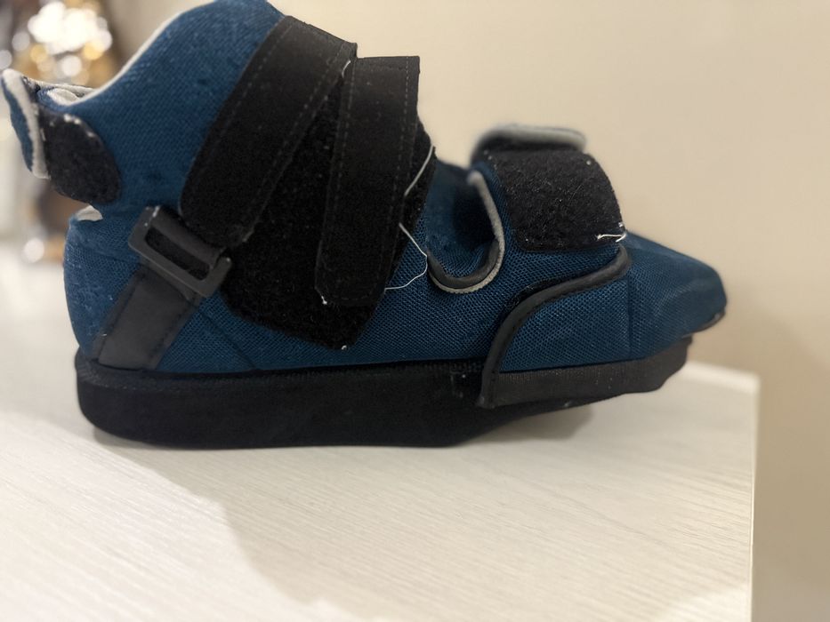 Ортопедическая обувь после операции / для реабилитации