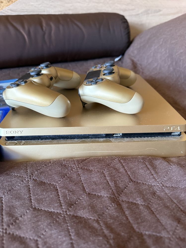 Playstation 4 PS4 gold Special edition