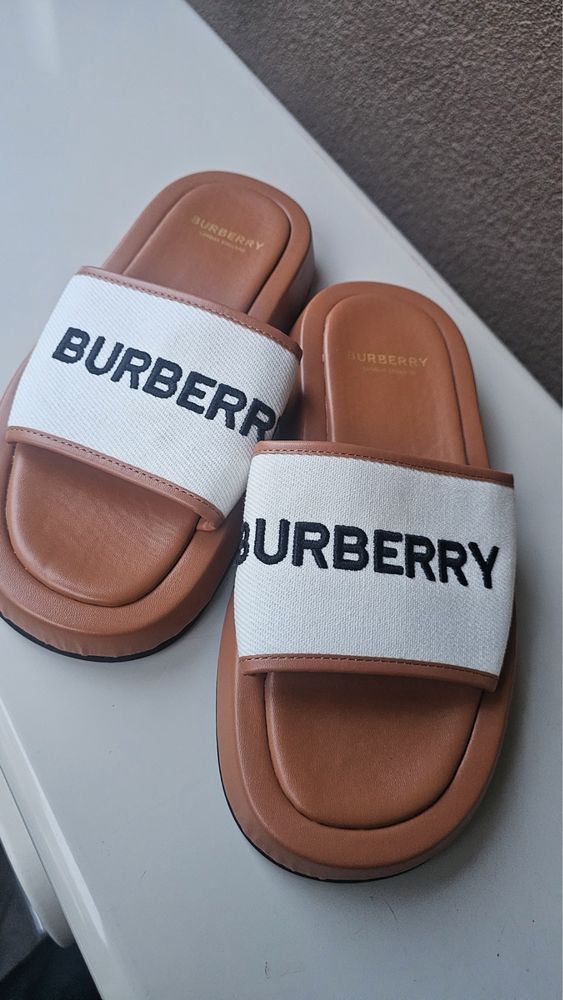 Burberry чехли