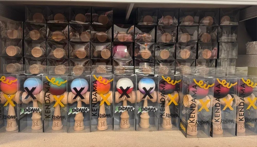KENDAMA X cu grip, diverse modele, 18 cm