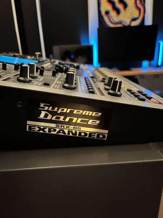 Roland MC909 Groovebox + SRX-05 Expansion stare foarte buna