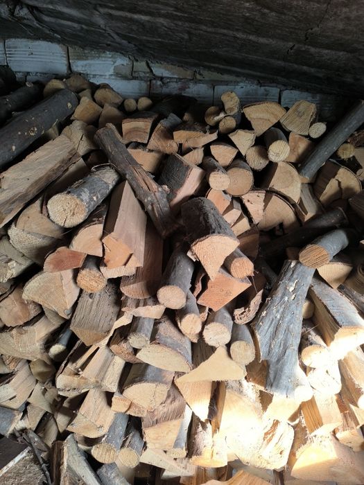 Продавам дърва сухи нацепени