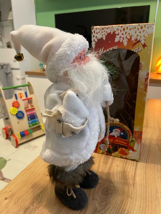 Mos Craciun de pus sub brad