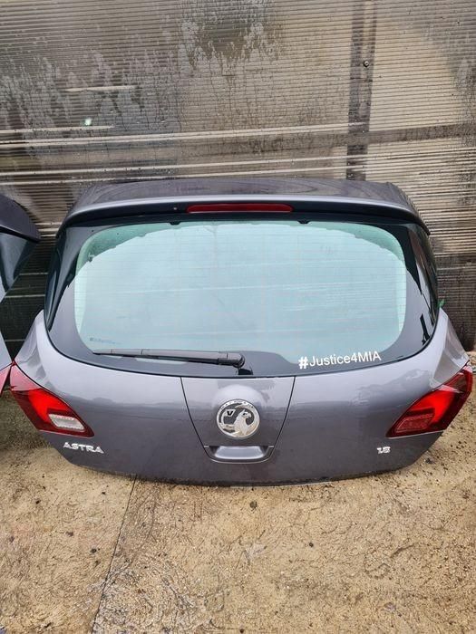 Haion cu luneta Opel Astra J