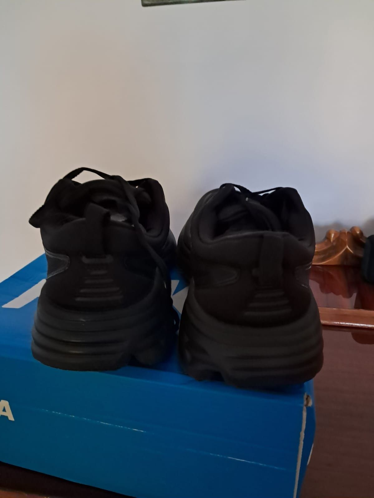 Hoka Bondi 8 , marime 44