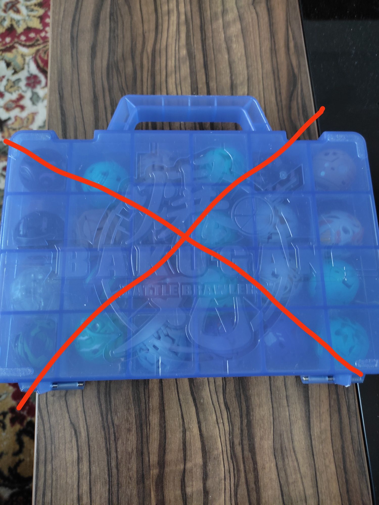 Bakugan куфар,изстрелвачки и holder(държачка)