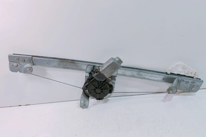 Macara  stanga fata cu motoras 400726D Dacia Logan prima generatie (f