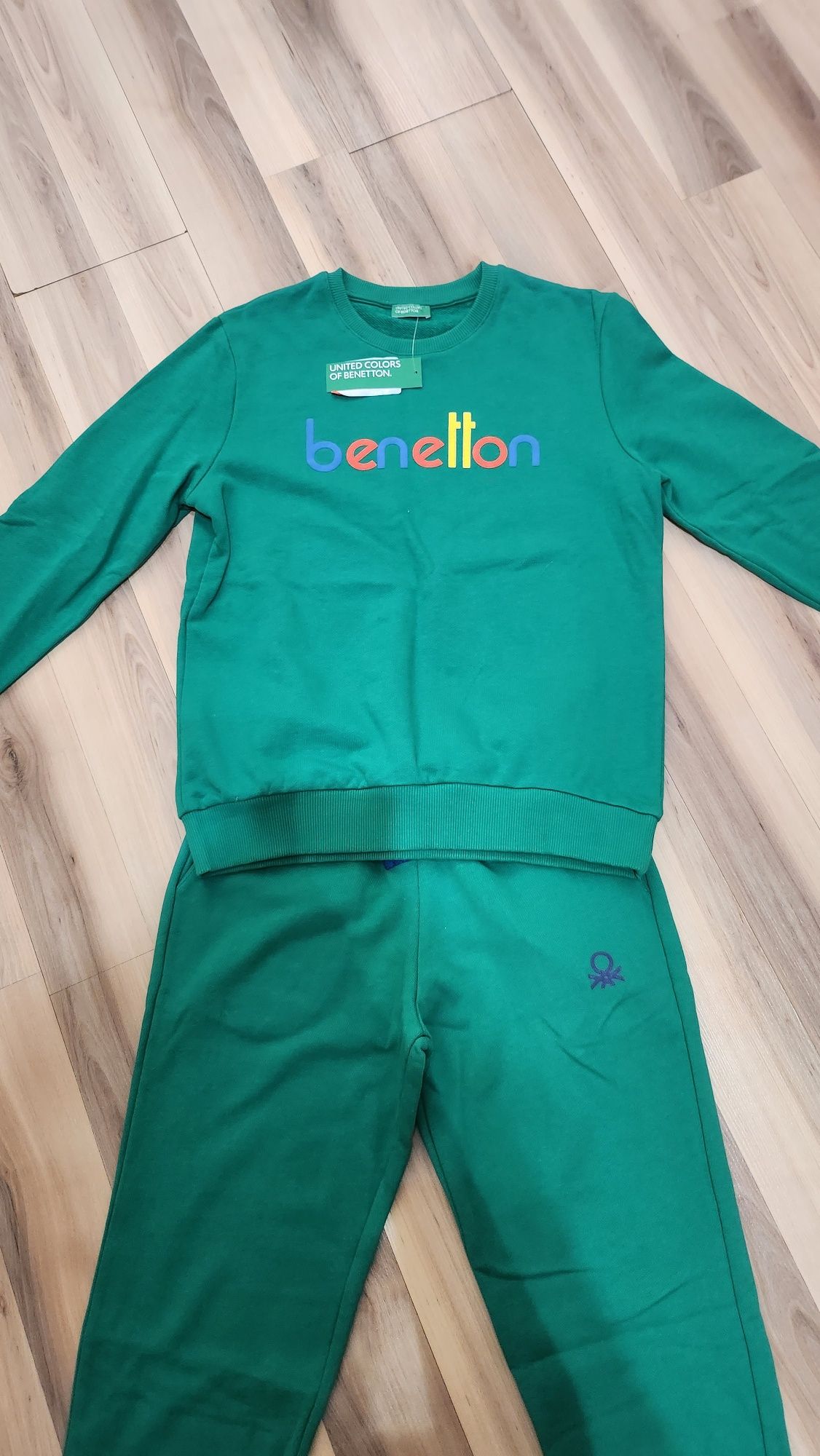 Benetton! Оригинален дамски анцуг!