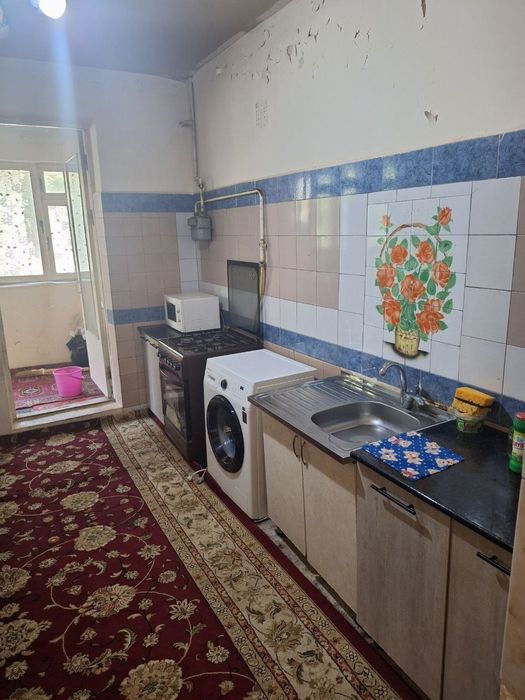 3 XONA QORA QAMISH 1 etajda Xonalar Aloxida Xamma SHaroitlar Bor O