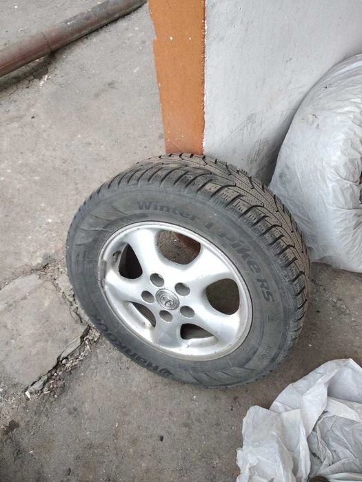 Toyota диски с зимней резиной R15 Windom