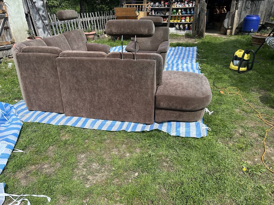 Vand coltar cu fotoliu si taburet