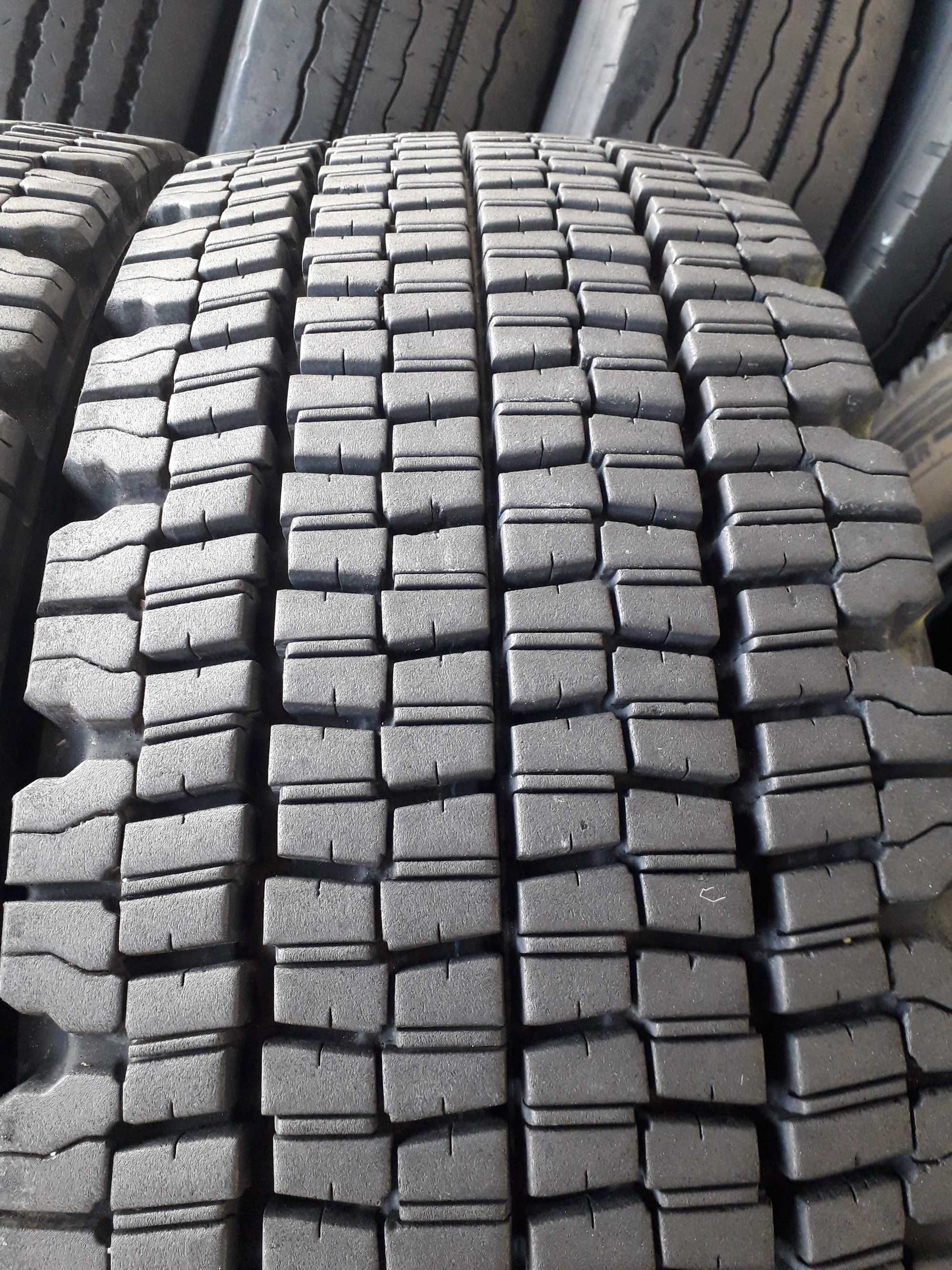 2 Тежкотоварни гуми R22.5 275/70 Bridgestone W970 148/145M M+S  Japan