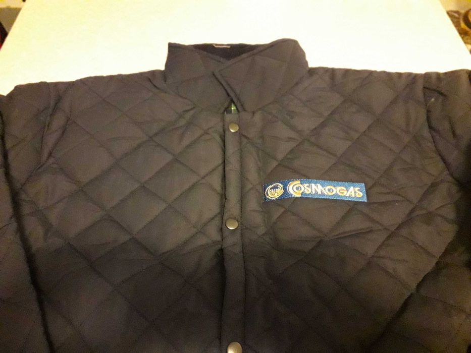 Geaca matlasata barbati noua