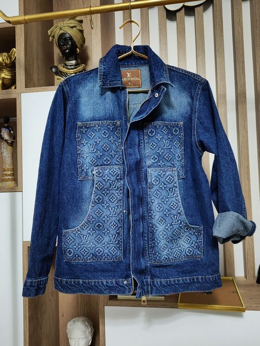 Compleu barbati LV.Calitate top. Am mai multe mărimi