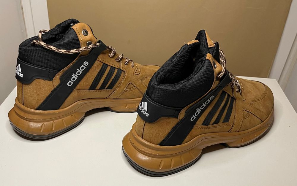 Ghete Adidas noi 40 si 41