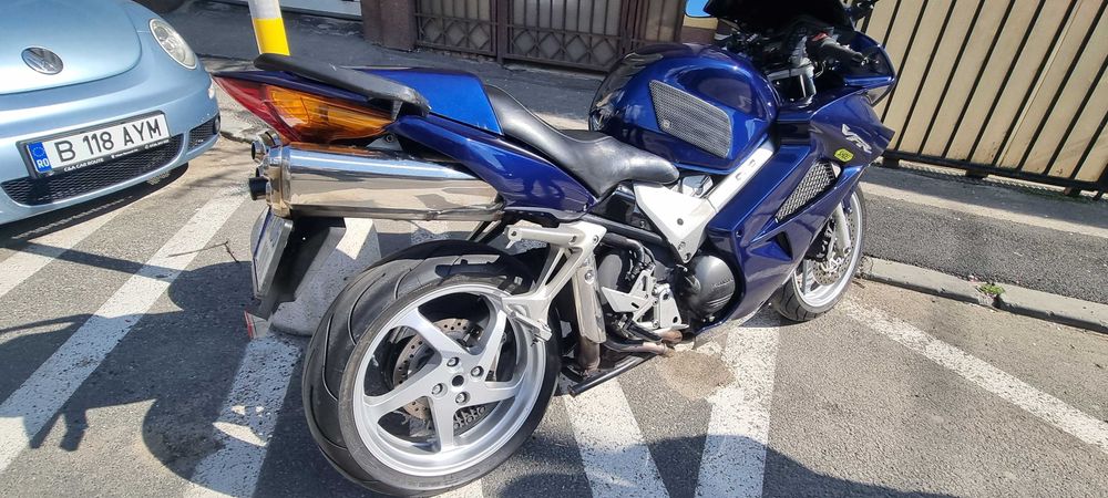 Honda vfr 800 v-tec