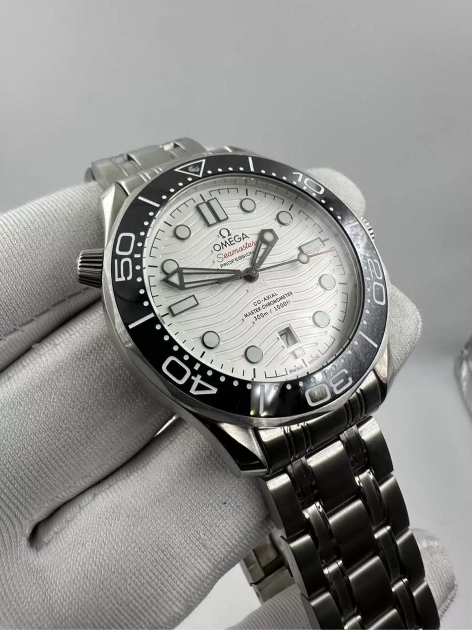 Мужские часы OMEGA SEAMASTER PROFESSIONAL DIVER 300 белый циферблат