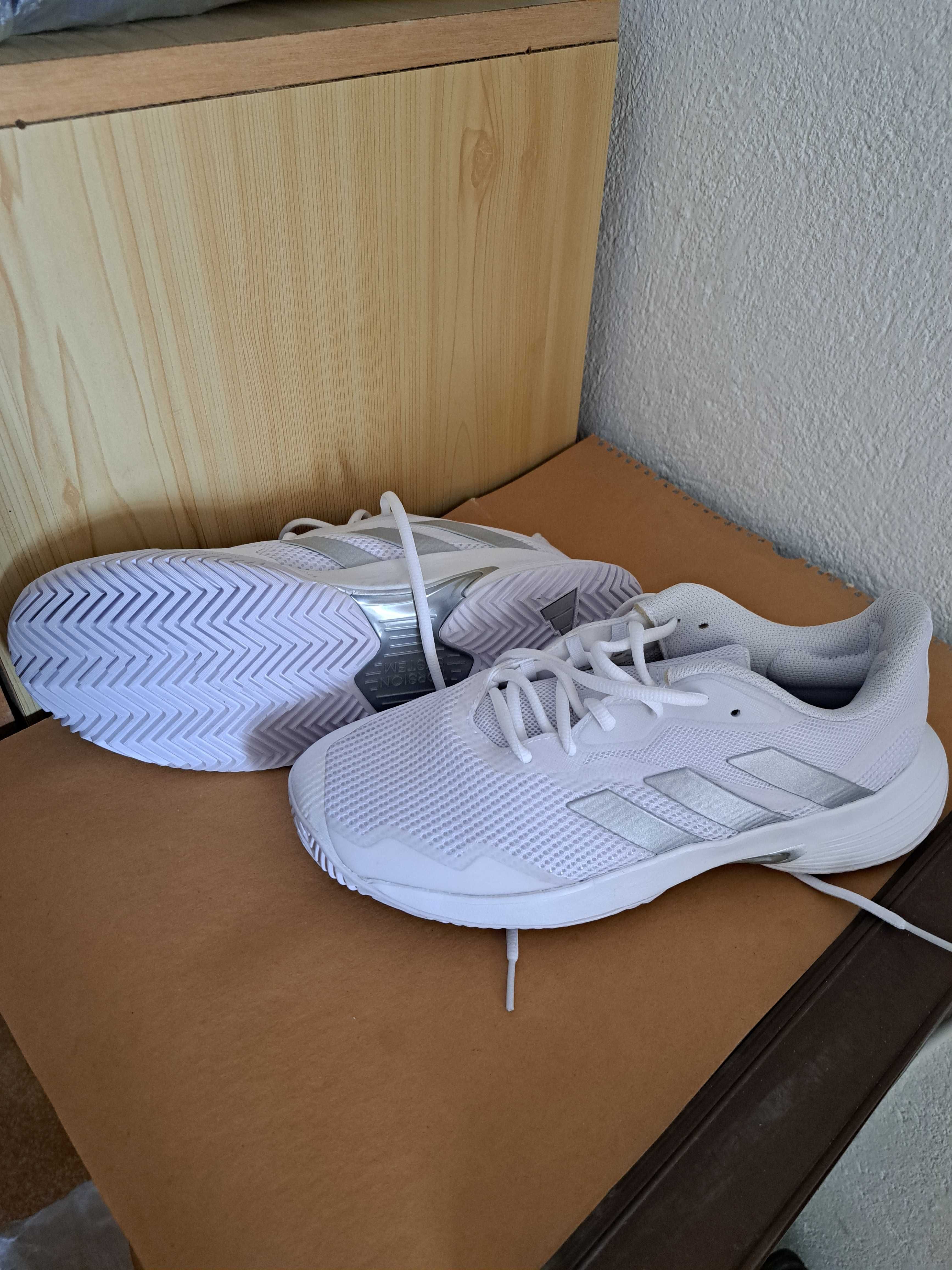 Маратонки Adidas номер 41