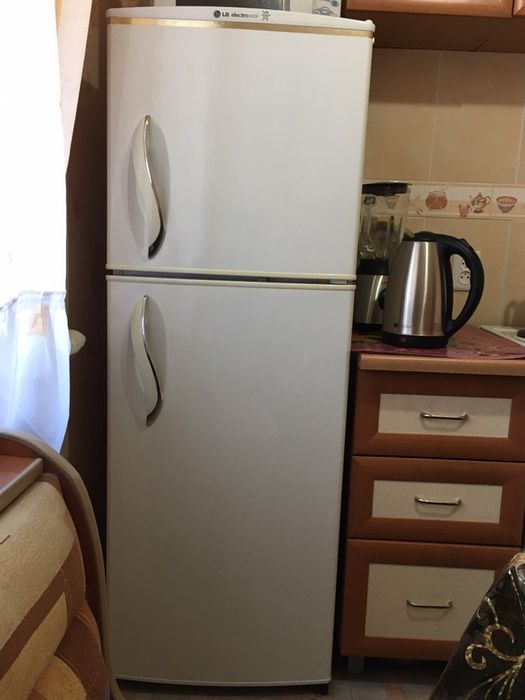 Продам срочно Холодильник