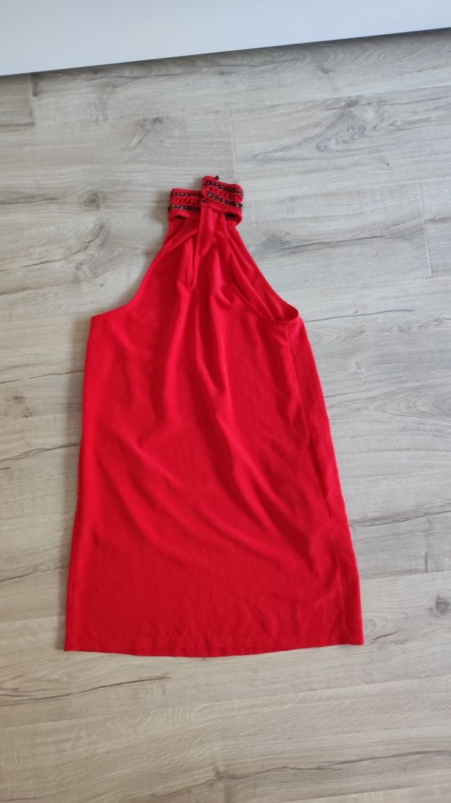 Невероятна червена рокля