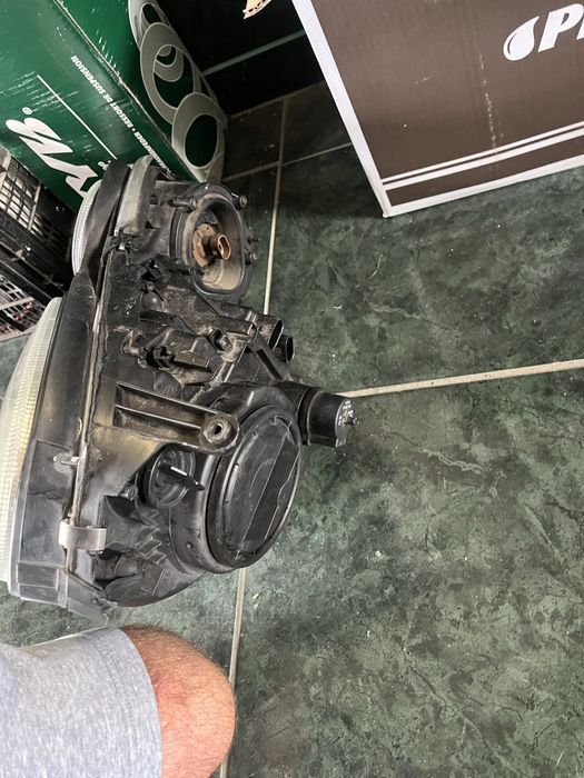 far stanga mercedes e bi xenon