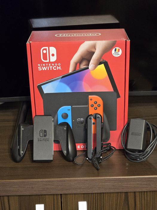Nintendo Switch OLED full box + plus multe accesorii