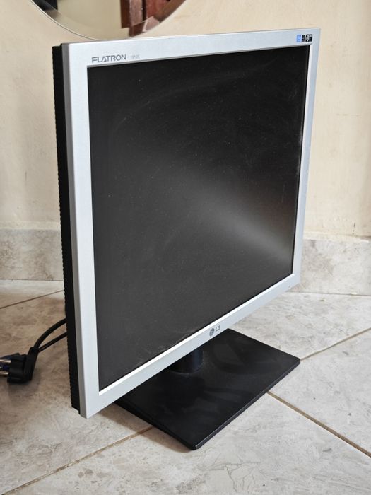 19" LCD Монитор LG FLATRON L1919S