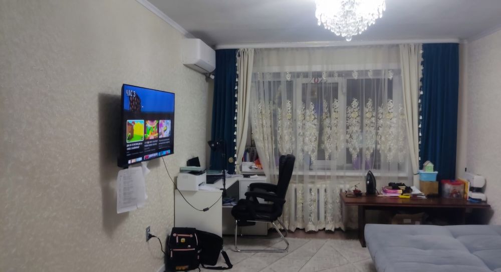 2 ком квартира район Уюта 3 этаж 50 кв.м.