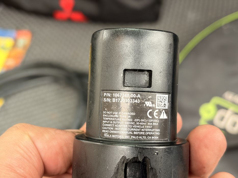 J1772 to Tesla оригинален адаптер Tesla тип 1