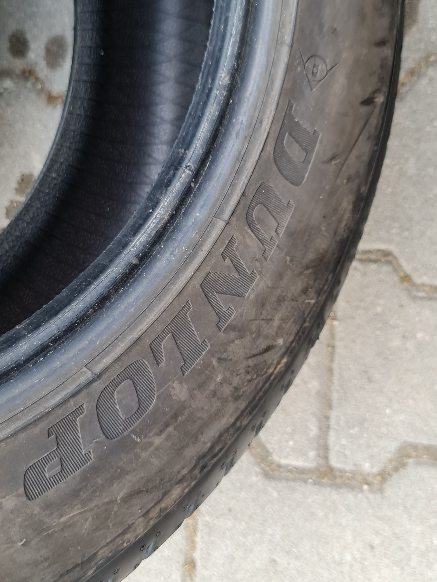 235 55 17 DUNLOP