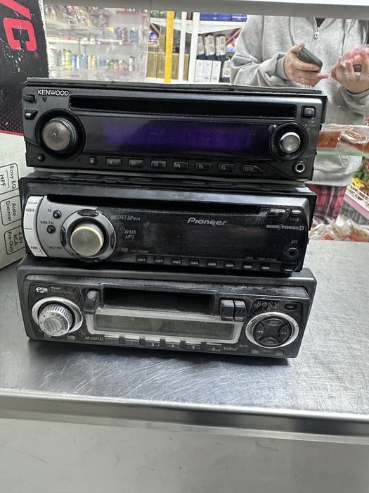 Продам магнитафон в хорошем состояни