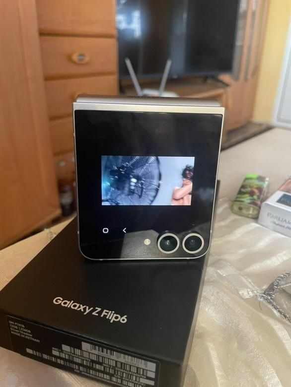 Samsung Z Flip6 256GB