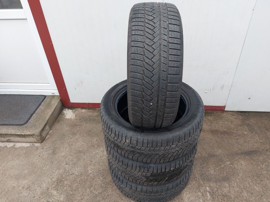 125 lei bucata! Set anvelope M+S/IARNA 225 50 17 Continental