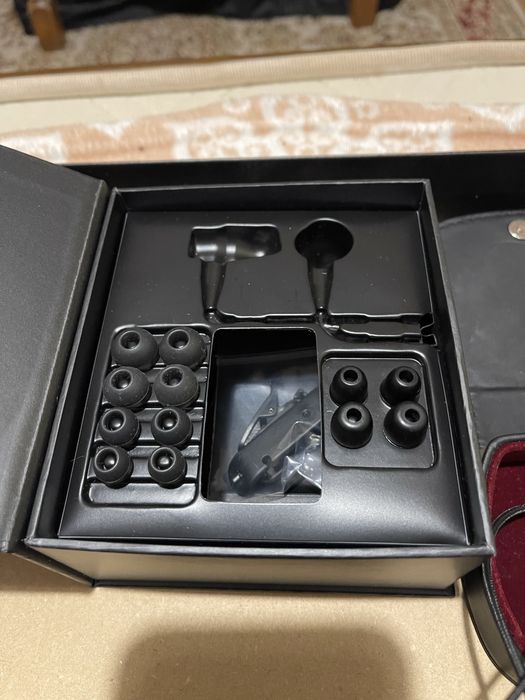 Casti hi res in ear JVC HA-FW01