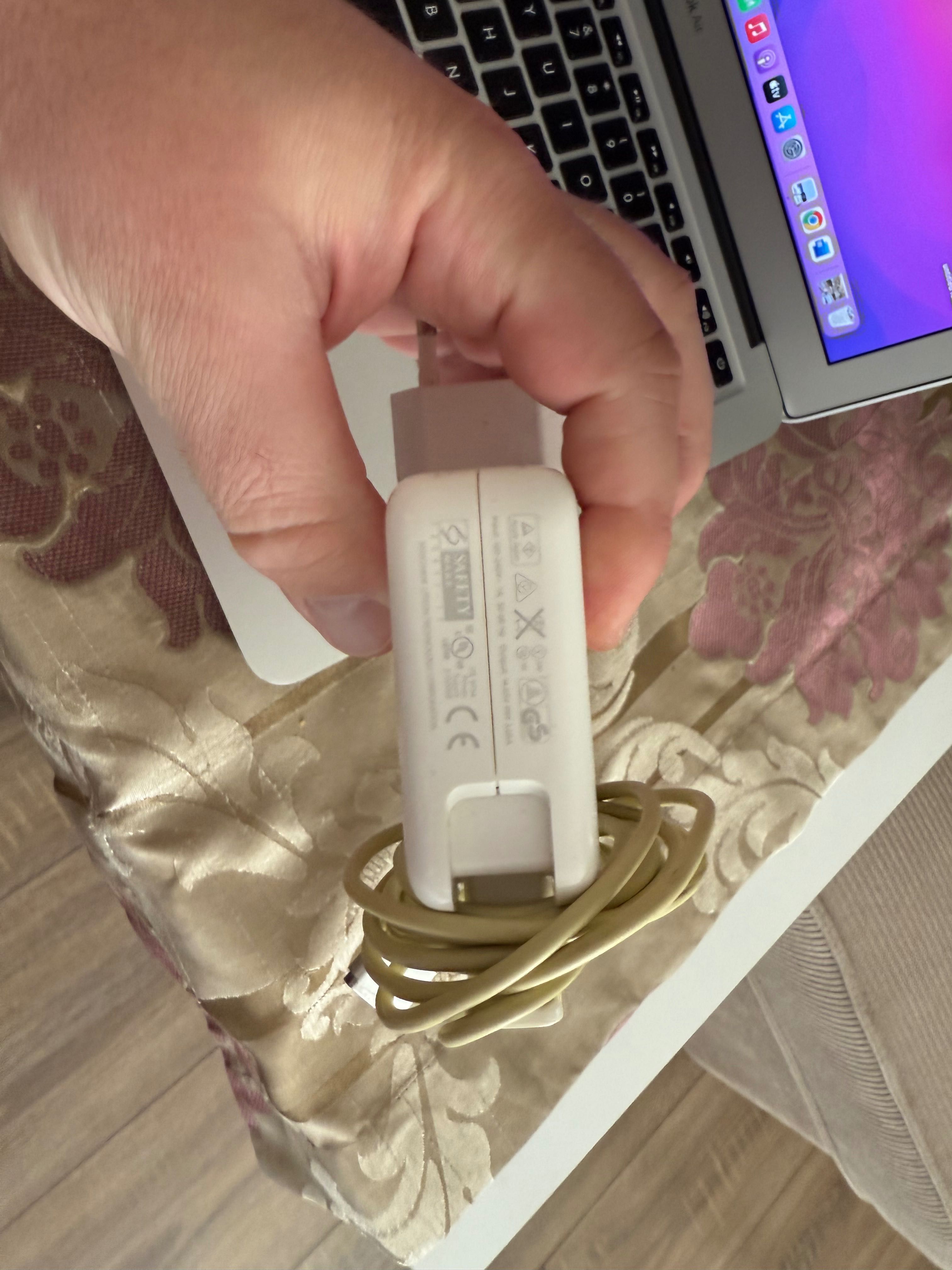 Лаптоп Macbook Air 2015 13 inch 8gb/256gb - пълен комплект