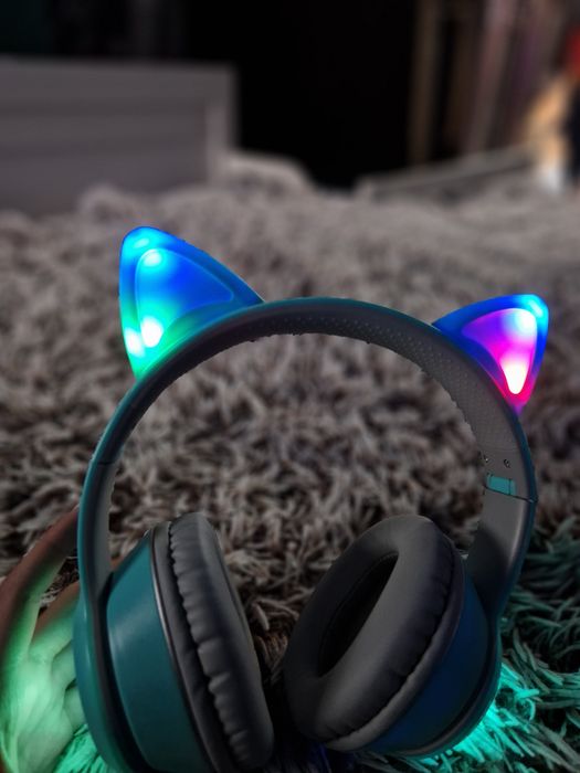 Căști Bluetooth cu urechi pisică LED – Stare foarte bună