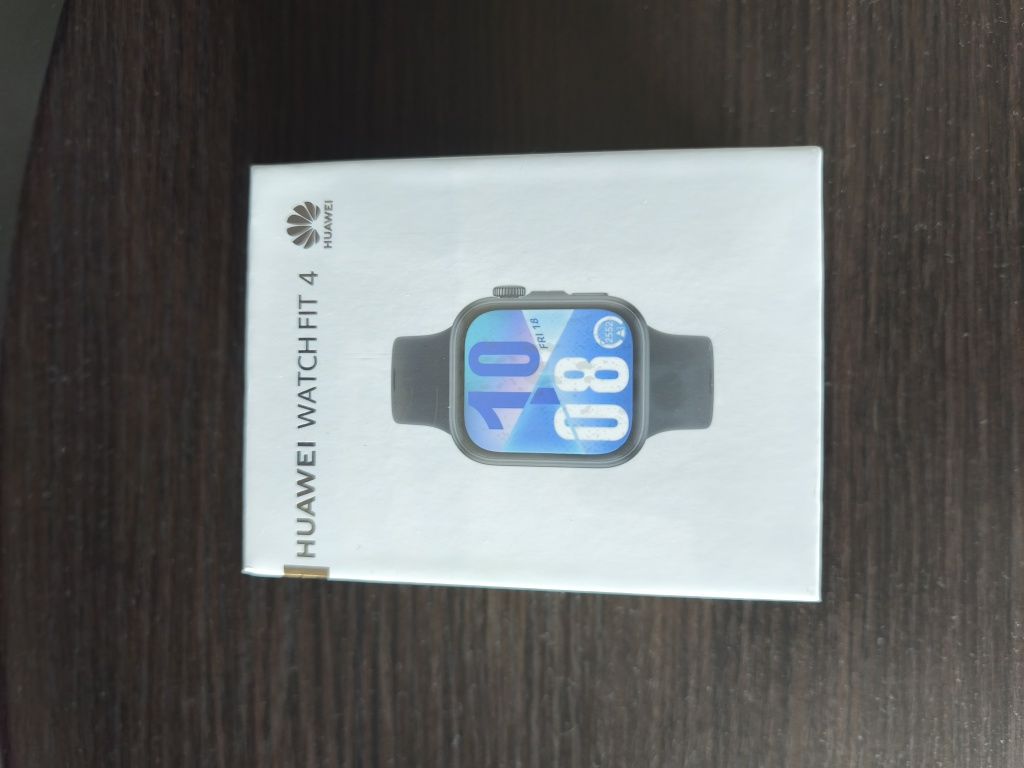 Смарт часовник Huawei Watch Fit 4