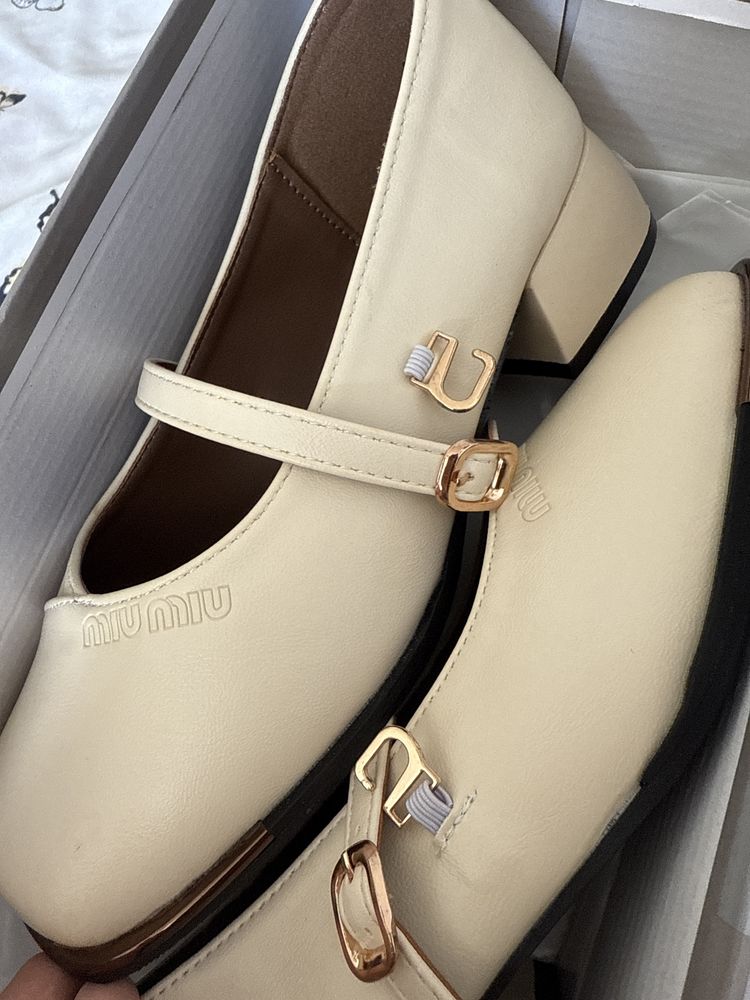 Туфли miumiu  230го размера