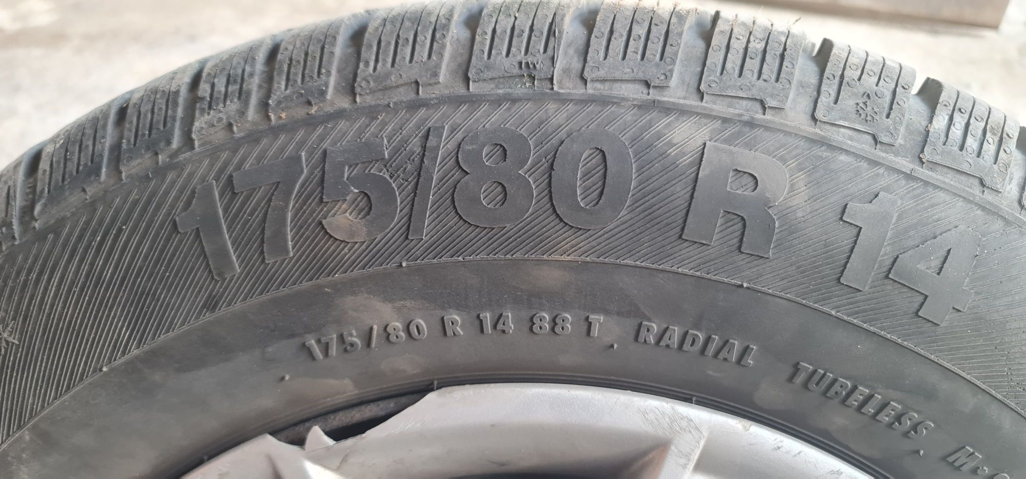 Зимни гуми с джанти за Голф 4 175/80/14