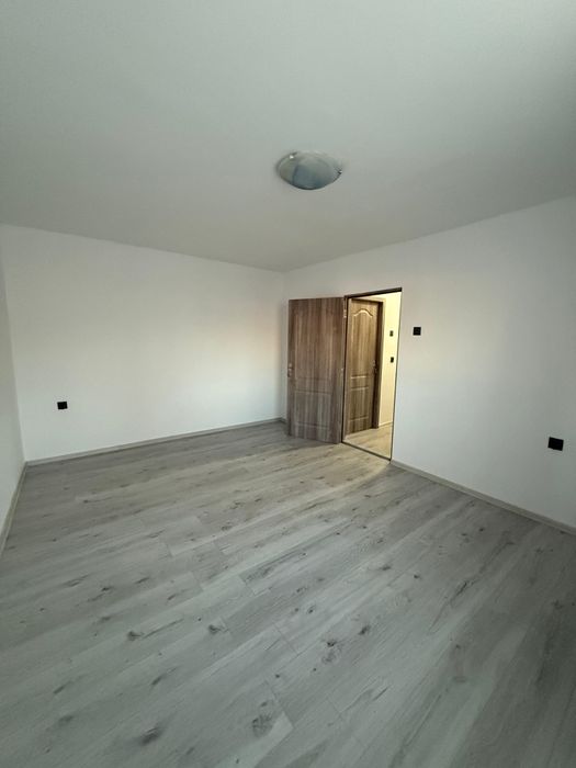 Proprietar - vand garsoniera moderna strada 9 Mai