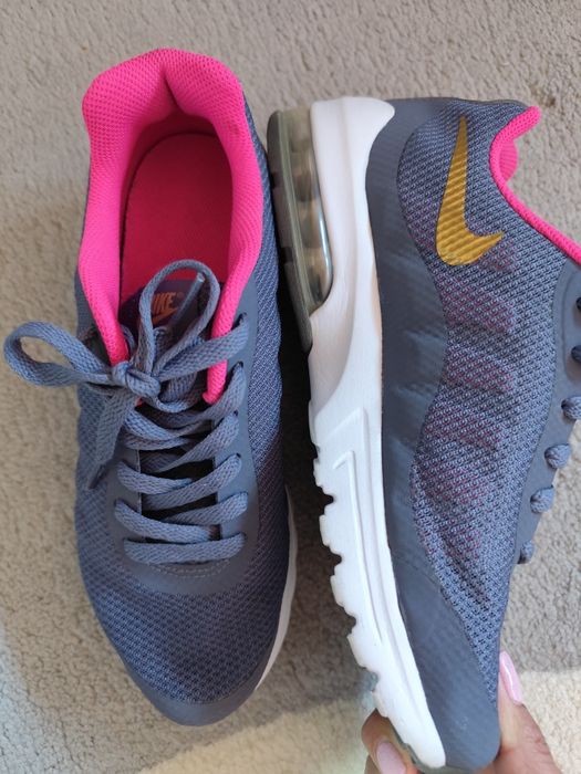 Маратонки Nike Air Invigor