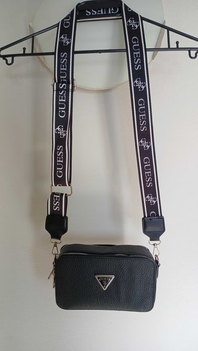 Дамска чанта Guess