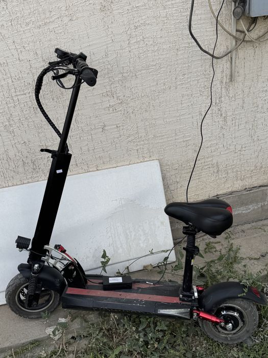 Электросамокат в хорошем состянии
