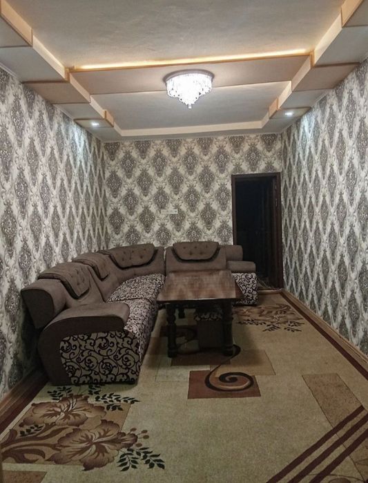 Sharq bozorca tomonda 2 xonali uy sotiladi