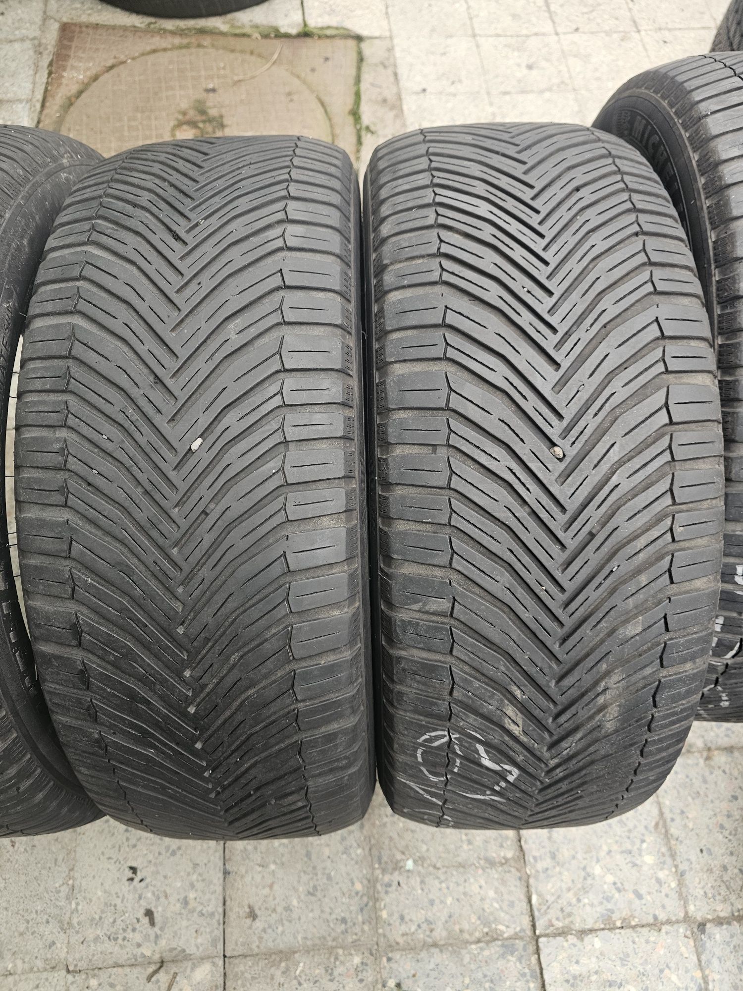 235/50R19 M+S dot 2022