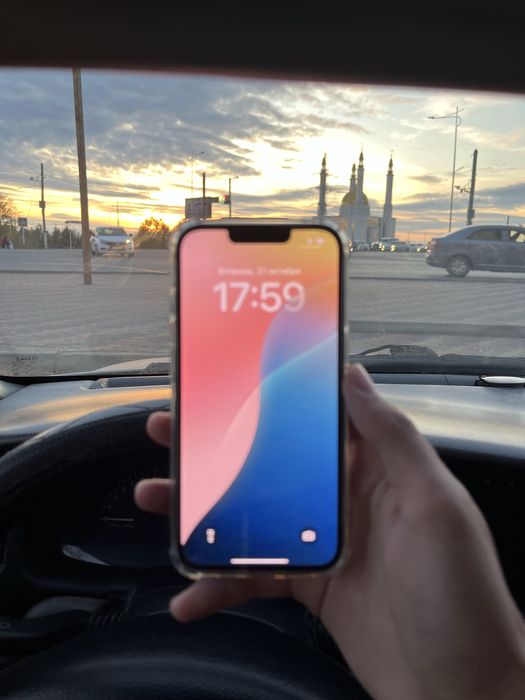 продам Айфон 13 128гб  iPhone 13 128G