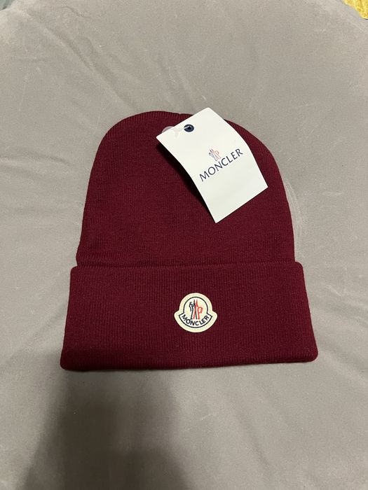 Caciula Moncler noua