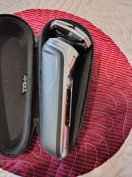 Aparat de ras Philips seria 9000
